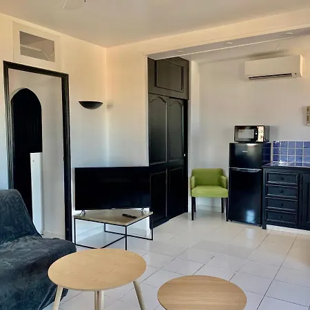 Apartment Yachts View, 100m Beach Saint-tropez, Fiber Wifi High Speed *